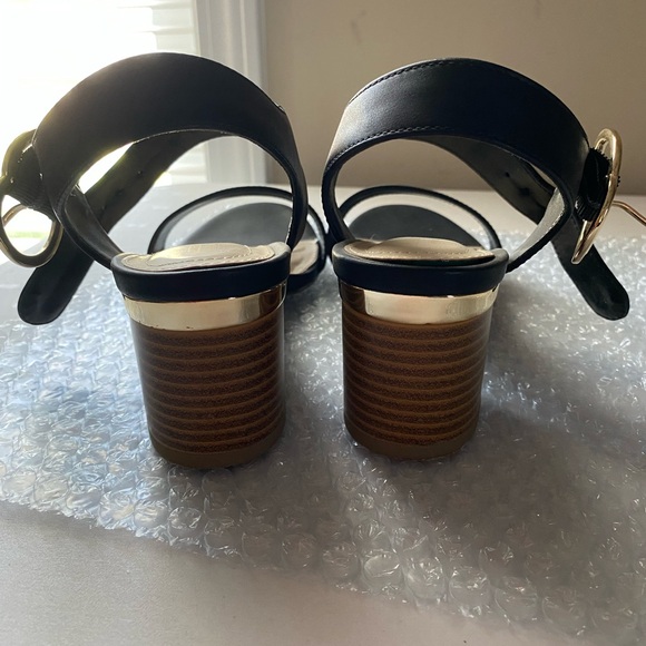 Liz Claiborne Black Open-Toe Ankle Strap Sandals Wide - Picture 3 of 3